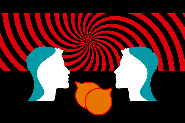 two heads overlapping, with blank speech bubbles.